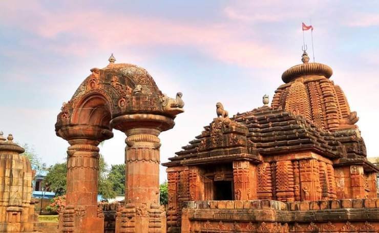 Visiting the nearby temples and tourist attraction spots every weekend